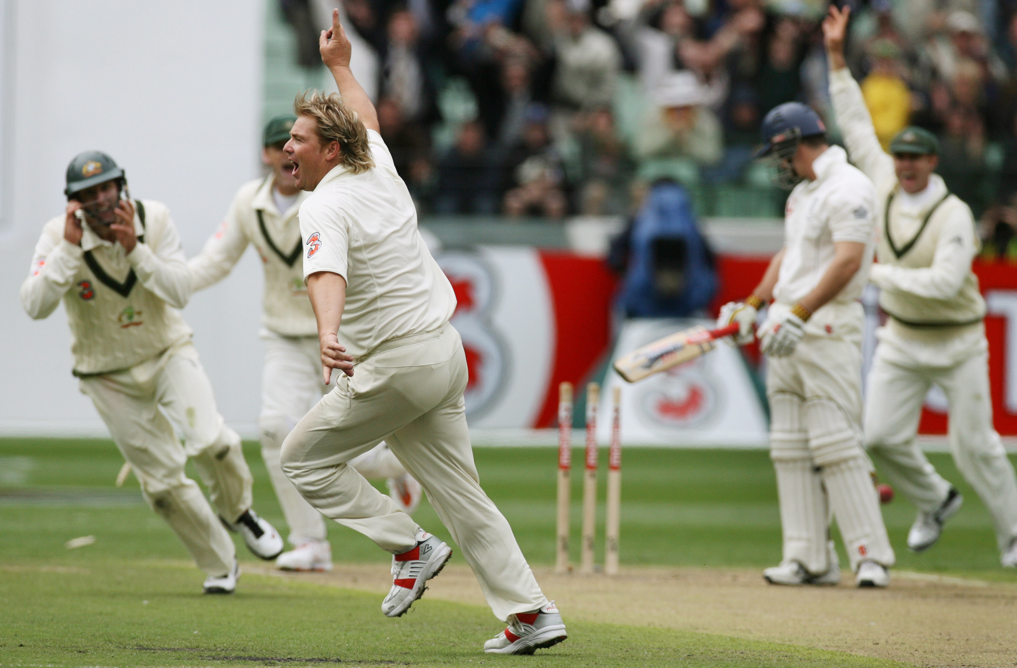 Shane Warne celebrates his 700th Test wicket