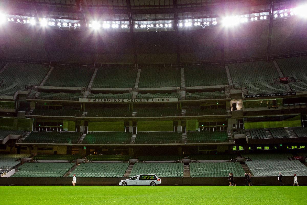 Dean Jones' final lap of the MCG