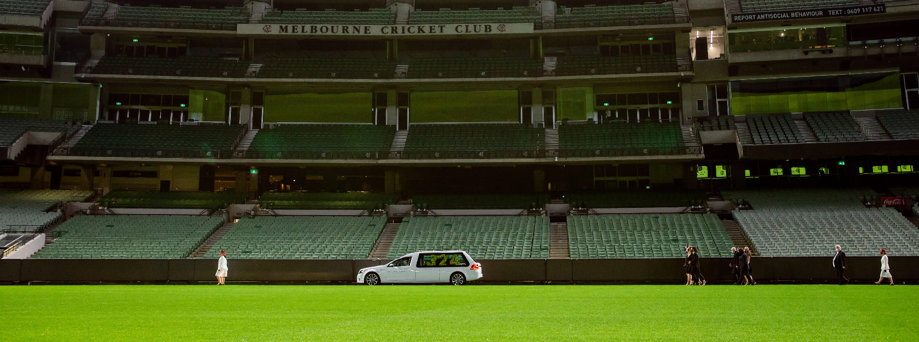 Dean Jones' final lap of the MCG