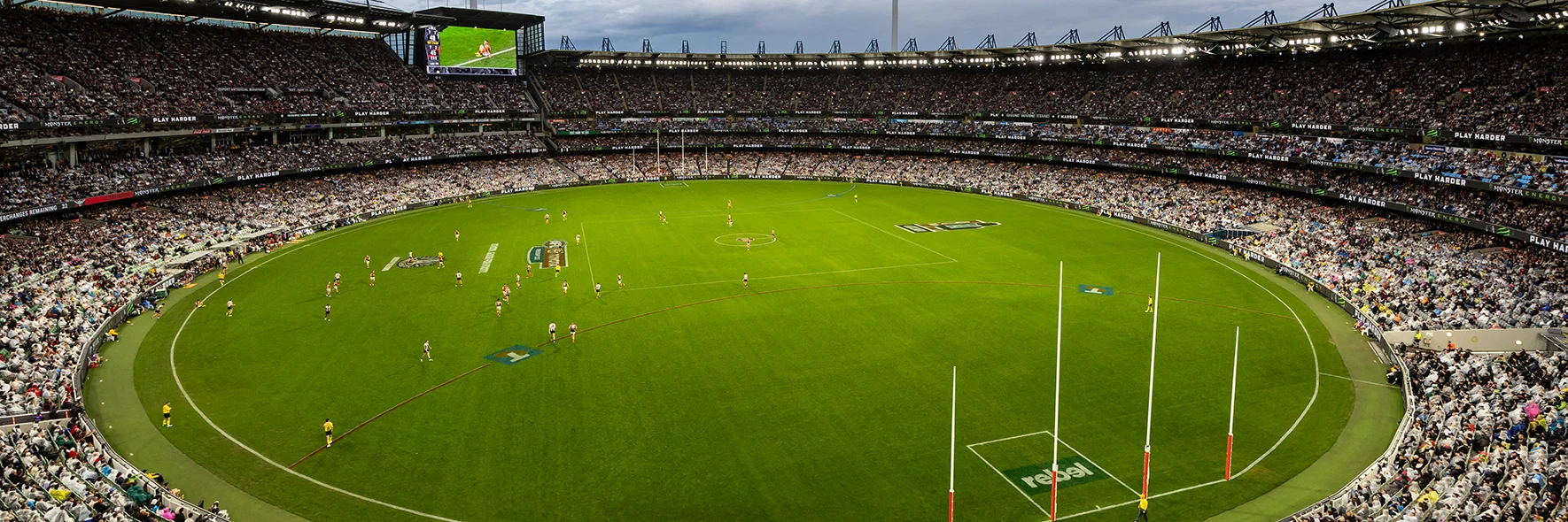 MCG crowd and arena from above on ANZAC Day