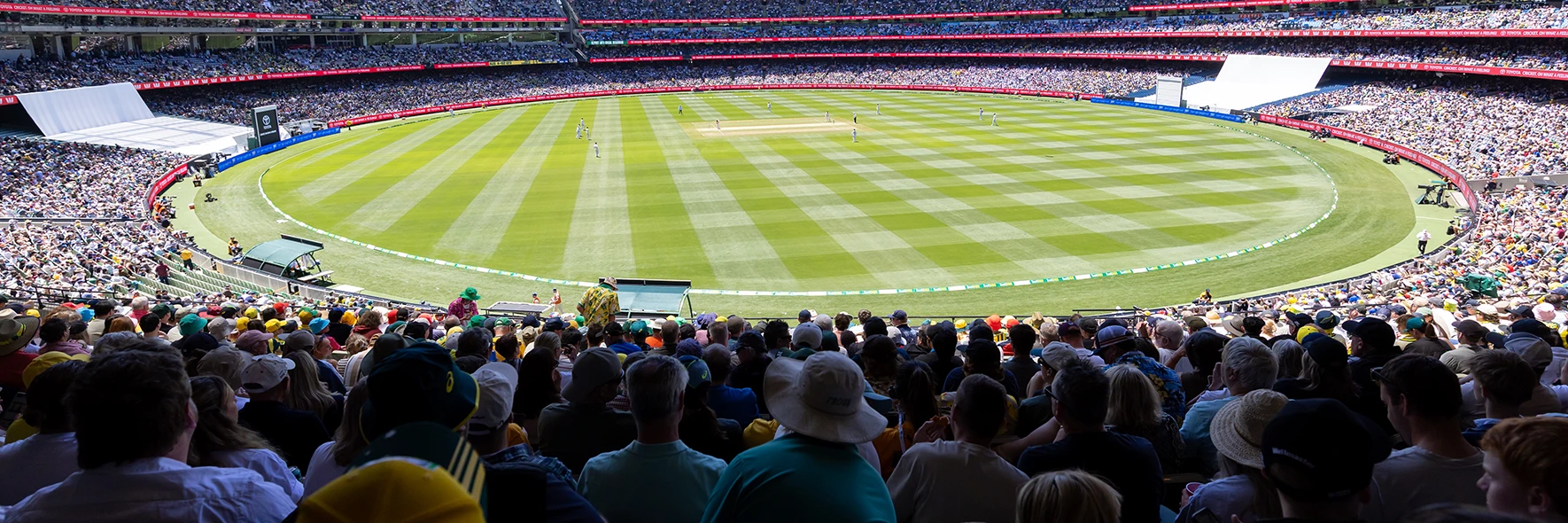 Crowd at MCG cricket match