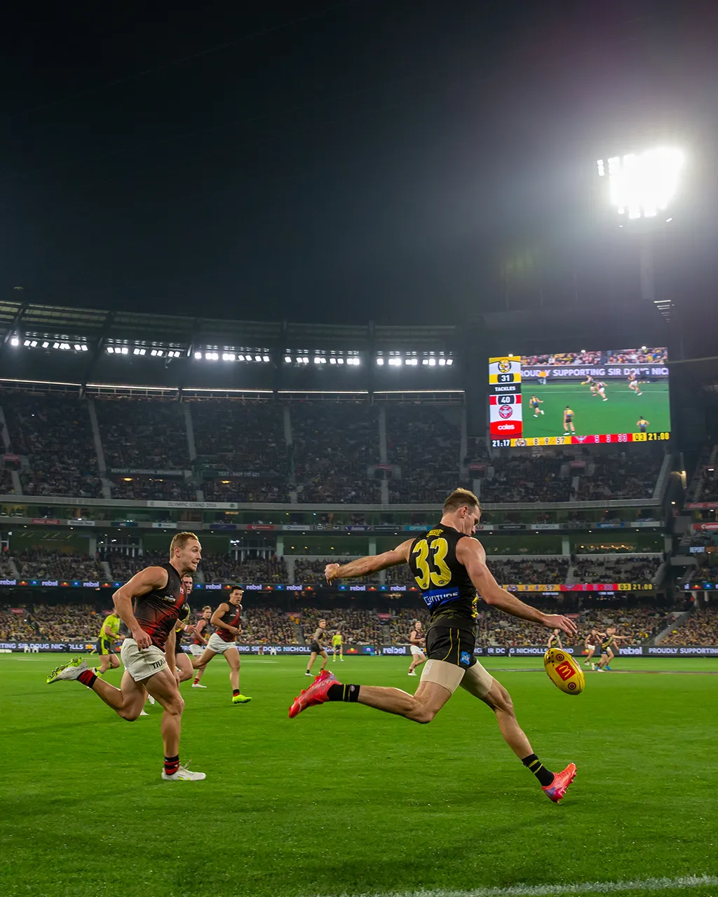 AFL22_210522_194_AFL_TextWithImage_Desktop.webp