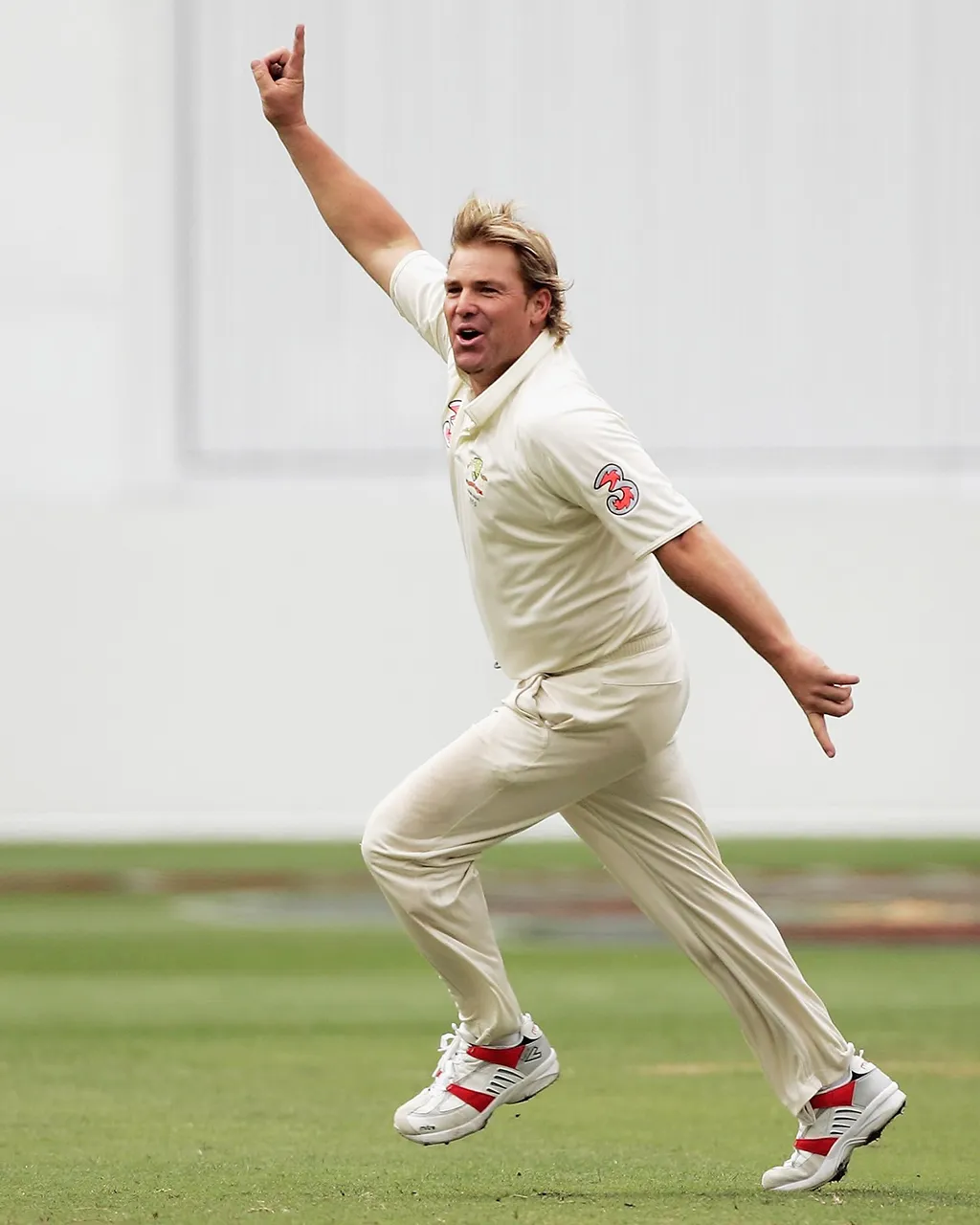 GettyImages-72875641_Cricket_ShaneWarne_TextWithImage_Desktop.webp