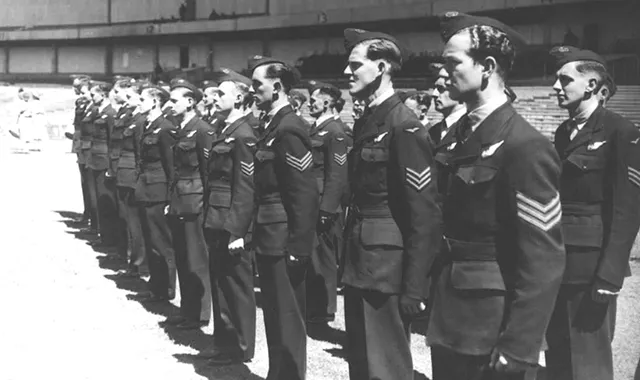 1943_RAAF Sergeants_Marines_ImageCard.webp